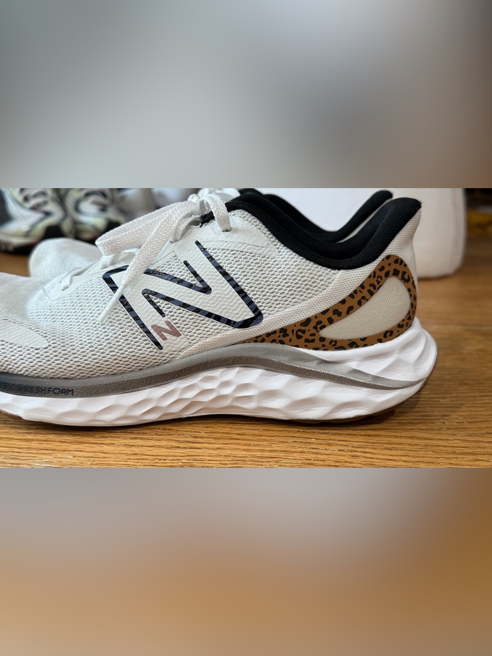 New Balance Fresh Foam Arishi V4 (White/Tobacco) Women's Shoes - Picture 5 of 16
